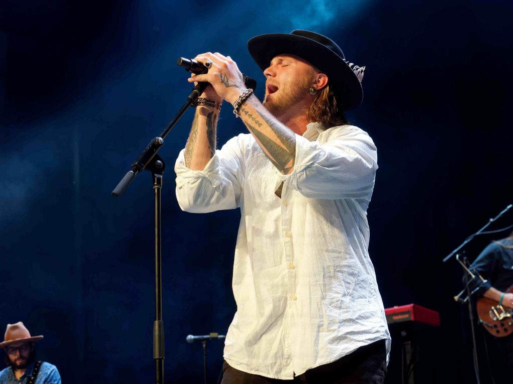 Audience at a Jackson Dean concert